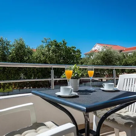 Arausa With Pool Ii Vodice